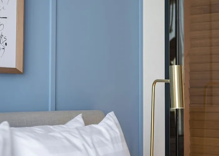 Brown-dot Shinho Hotel