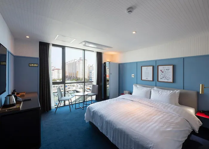 Hotel Brown-dot Shinho 3*