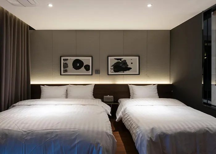 Brown-dot Shinho Hotel 3*