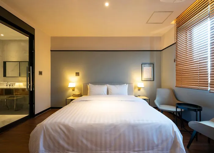 Brown-dot Shinho Hotel