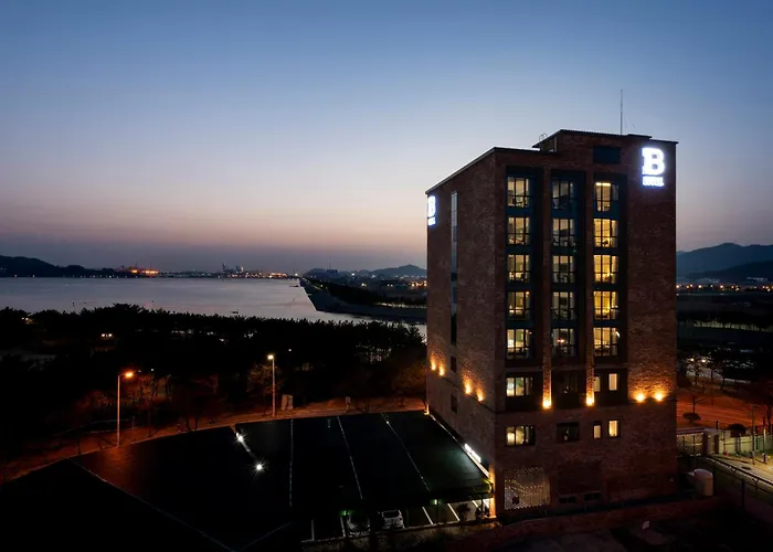 Hotel Brown-dot Shinho